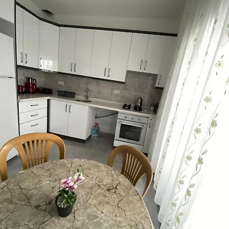Apartment Ayhaws *